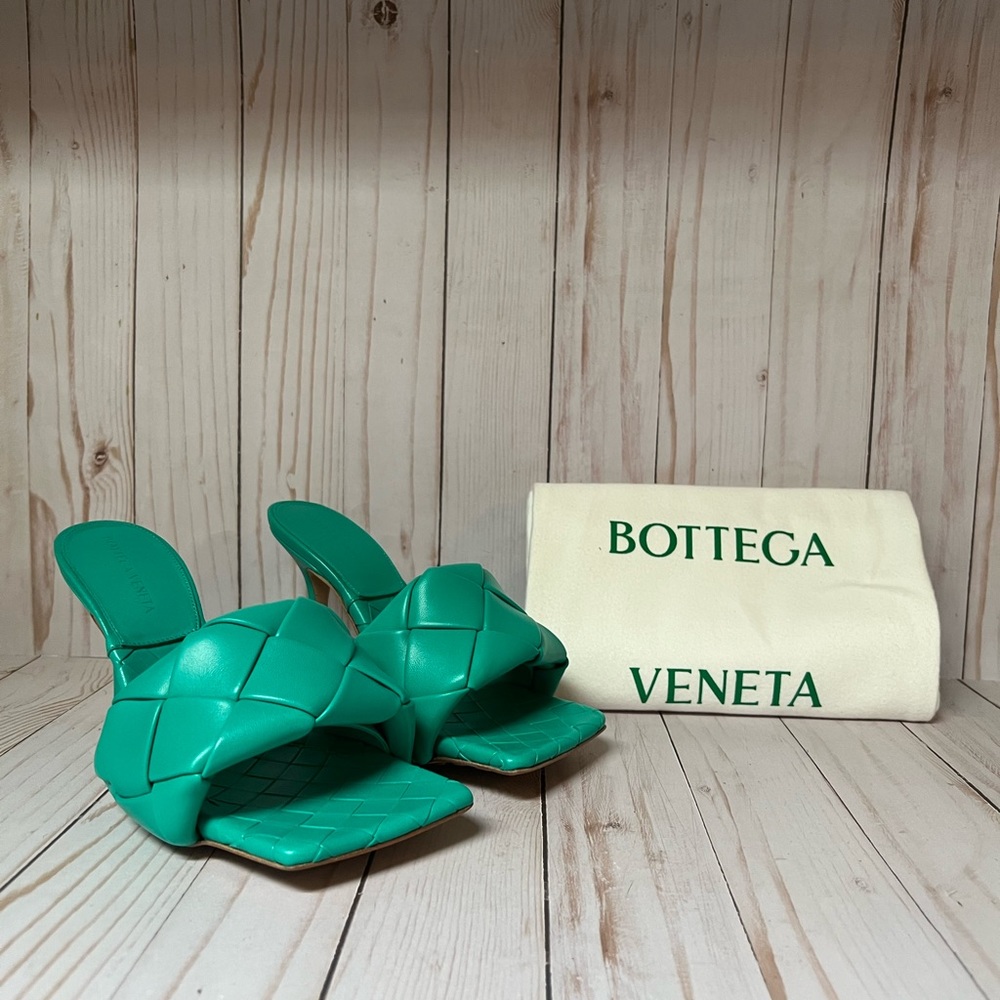 Bottega Veneta BV Lido Leather Slide Sandal Acid Turquoise Sz 37 / 7